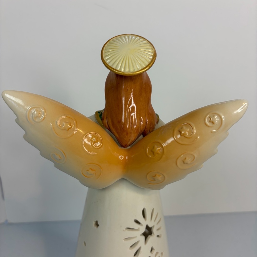 Kirkland Signature Light Up Angel Christmas Figurine Statue Colour Changing - Picture 5 of 9